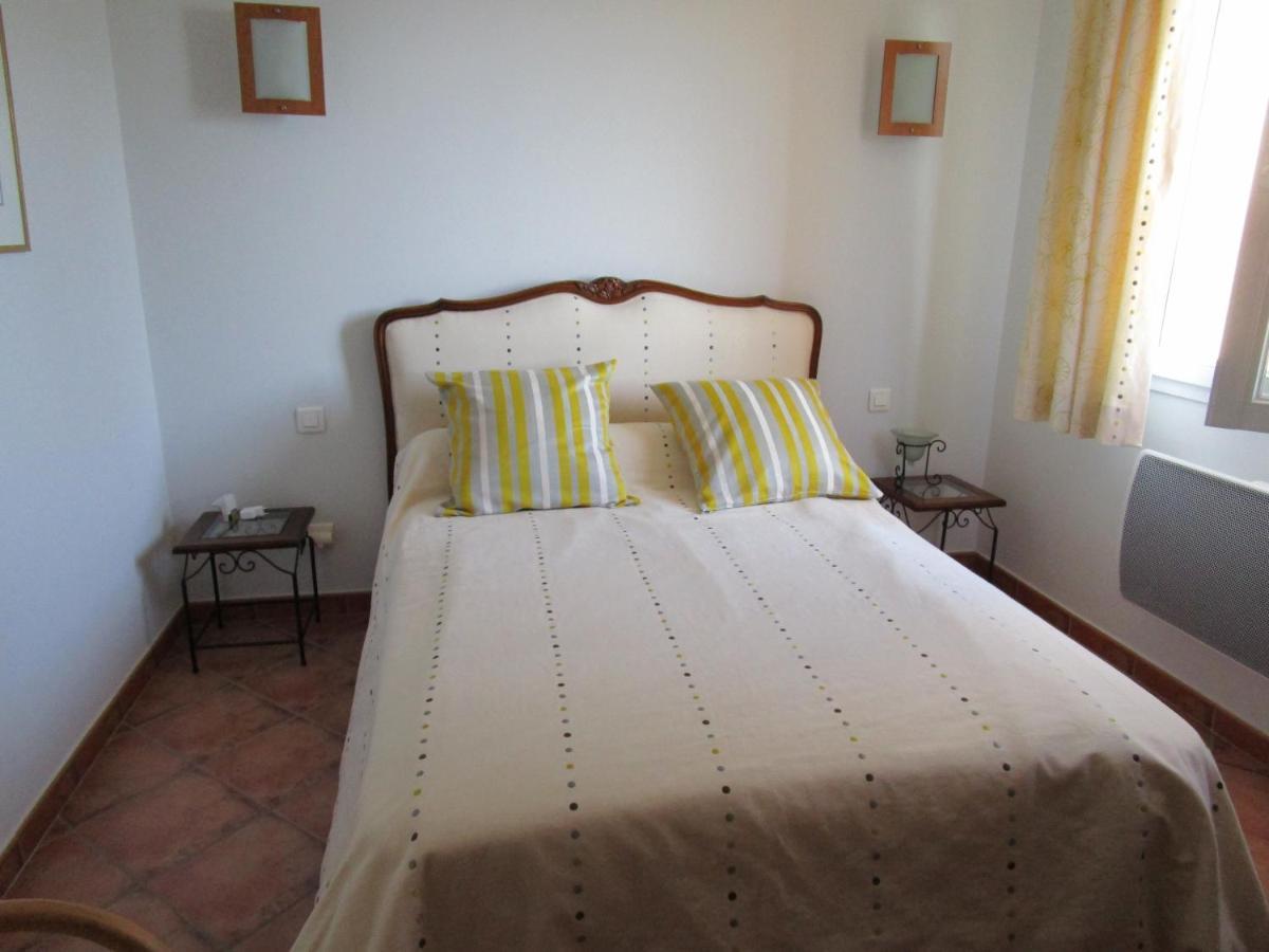 Bed and Breakfast Les Bruyeres Сен-Мандрие-сюр-Мер Экстерьер фото