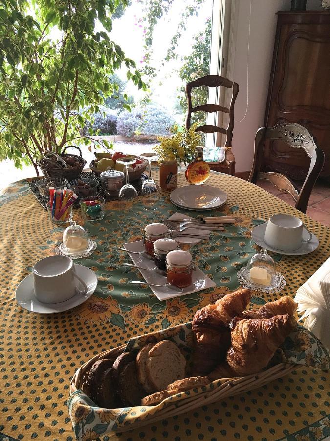 Bed and Breakfast Les Bruyeres Сен-Мандрие-сюр-Мер Экстерьер фото