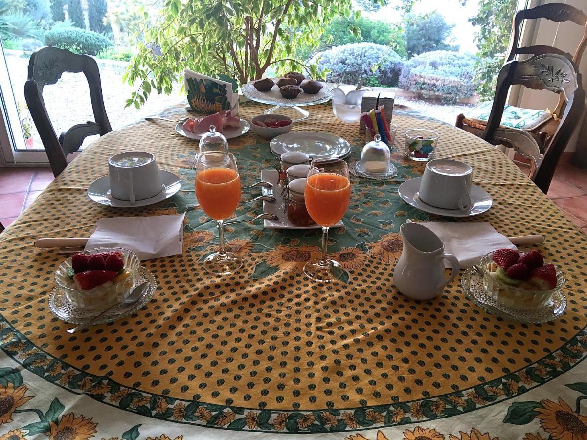 Bed and Breakfast Les Bruyeres Сен-Мандрие-сюр-Мер Экстерьер фото